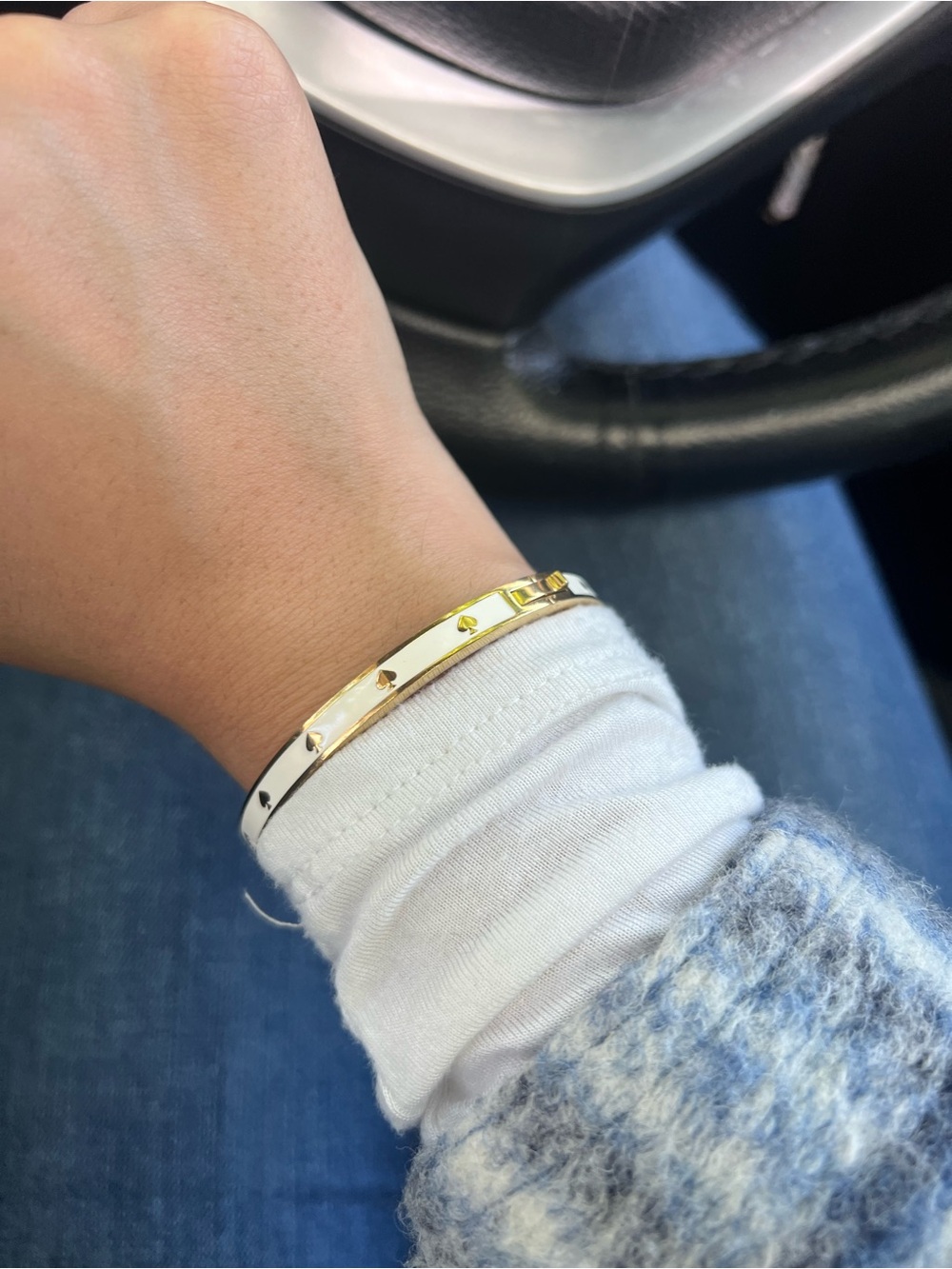 Kate Spade Spot the Spade Bangle in white